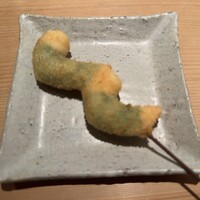 串揚げ 依知川 - 白姫海老のしそ巻き