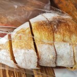 石釜パン工房 KIRARI - チーズフランス