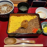 神楽坂 鴨匠 - 鴨そぼろ重定食1,580円