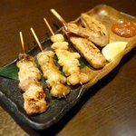 Waraku Kataraiya - 串焼き盛合わせ ￥650