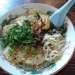 ラーメン・餃子 マルイチ - 塩黄金ラーメン+チャーシュー