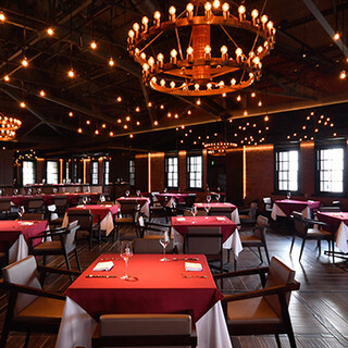 週末はジャズの生演奏イベントを開催。心地よい時間をどうぞ