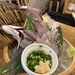浜焼き海鮮居酒屋 大庄水産 - あごの刺し身
