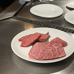 ステーキハウス近江 - 赤身記載も程よいサシの黒毛和牛。