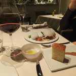 アルキオーネ - ８）2杯目のワインは、コール・セッコ・モンテプルチアーノ・リゼルバ。中重で良い香り、複雑な味の当たりワイン。