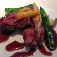 エルルカン・ビス - <Sｺｰｽ>仔牛のロースのリンゴとマスタードとパン粉付焼き-赤ワインソース