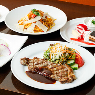 自慢のイタリア料理はランチでもお楽しみいただけます！