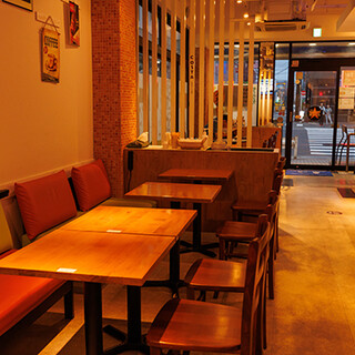 Cafe Dining & Bar Flat_2