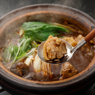 名物「味噌鍋」！コーチン卵使用のおじや、親子丼、プリンもぜひ