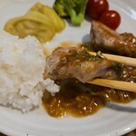 キッチン ブルー グローブ - ２つ目のヒレ肉ソテー、やはり滑ります