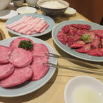 やきにく 燈火園 - 