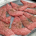 焼肉ジンギスカン つるや - 極上霜降りロース塩