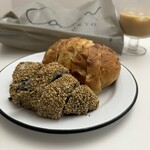 Comme’N TOKYO 本店 - 黒ゴマあんぱんと、さつまいもリュスティック