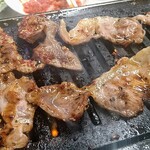 焼肉ジンギスカン つるや - カルビ