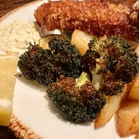グリル 小松屋 - 素揚げブロッコリー