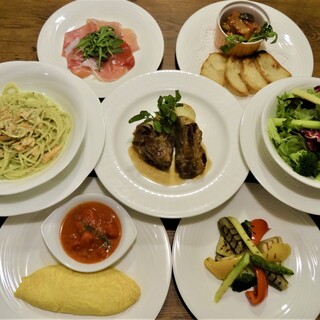 ほぼ全ての料理に1/2サイズを…