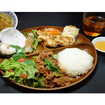 コムビンザン（ベトナム定食）