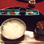 大和屋別荘 - 御食事