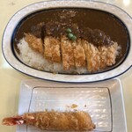 グリルおおくぼ - 後日訪問 かつカレー  1060円  エビフライ 385円