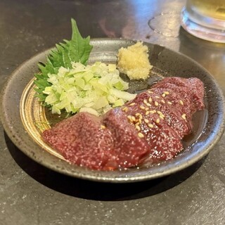 動物園通り もつ肉店_2