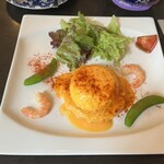 トリントン　ティールーム - スナップエンドウとエビのエッグベネディクト　中の黄身がトロ〜リで美味しかった(*≧∀≦*)