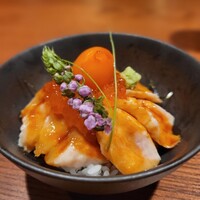 鳥さと 別邸 - 〆のユッケ丼。