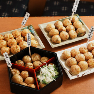 出汁が効いたたこ焼き、すじコンニャク入りのラヂオ焼きを満喫！