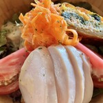 馬場FLAT HANARE - サラダチキンの肉厚なこと！