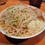 豚星。 - 味噌ラーメン（ニンニク・中国山椒￥750）3/20/2014　野菜の盛りが隣席の味噌ラーメン（コールはニンニクのみ）の半分なのは何故？？(ToT)
