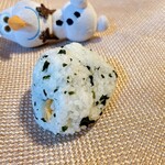 穴吹米穀店 - ワカメ竜田揚げ
中身の具材は、たぬき揚げに近い