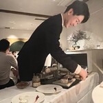 AZUR et MASA UEKI - 8種程あるフロマージュのワゴンから色々チョイス