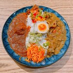 BEANUS CLOVE - 2種のあいがけカレー ¥1,220(税込)