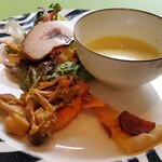 洋食屋 綺・Luck - 前菜プレート～小さなスープ添え～