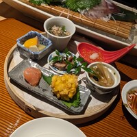 対馬のどぐろとイカ活き造り 博多 魚蔵 都ホテル店 - 