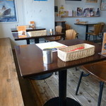 店内は落ち着いた雰囲気です