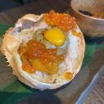 博多炉端 炉 - カニの身に味噌、うずらの卵、いくら、雲丹、ホタテなどの入った贅沢な一品♡
