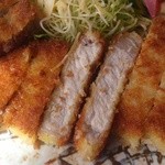 とんかつキッチンむらかみ - とんかつのアップ写真
