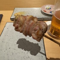 焼鳥 ひら野 - せせりに辛子をつけて