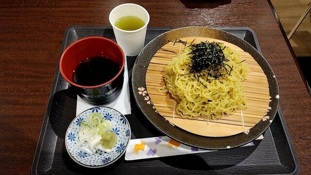 入江 &ndash; 鶴ケ坂（食堂）青森競輪場のメインスタンド内食堂