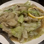 串あげ屋 - 牛モツとレモンの黒胡椒炒め