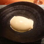 蒼 - 比内地鶏卵と花の香酒造赤酒のアイスクリーム