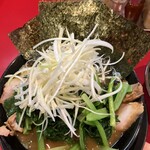 家系ラーメン たつ家 - 