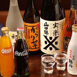 厳選した日本酒や焼酎、季節限定のビールなど取り揃え