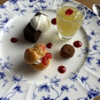 DINING & BAR TABLE 9 TOKYO - 