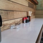 しんせき - カウンター席　お店の中央に鎮座しております