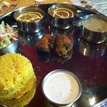 AKASH - Aランチ￥1000　スープ・サラダ・カレー2種・本日のカバブ2種・ライス・ナン（ライス・ナン食べ放題）・デザート（チャイのパンナコッタ）・ソフトドリンク（マンゴージュースorチャイ2種）