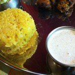 AKASH - Aランチ￥1000　サフランライス＆デザート（チャイのパンナコッタ）