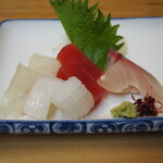 丸萬 - 刺身盛り合わせ