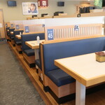 はま寿司 - 店内の様子