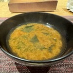 完全個室鮨和食かなうS - 赤出し味噌汁